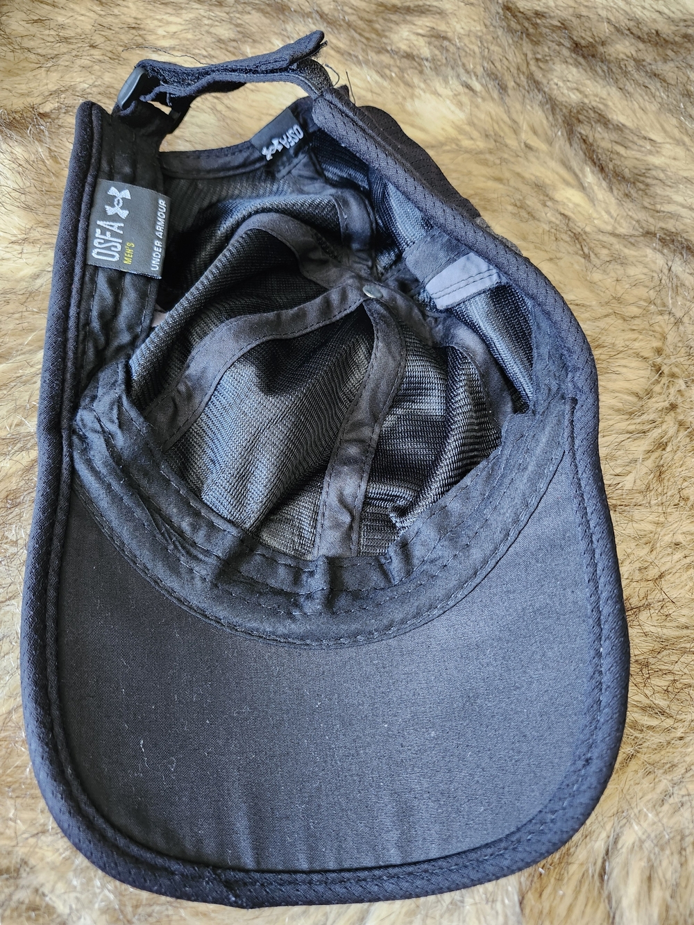 Under Armour Black Unisex Hat with Gray Reflective Logo - Picture 2 of 2